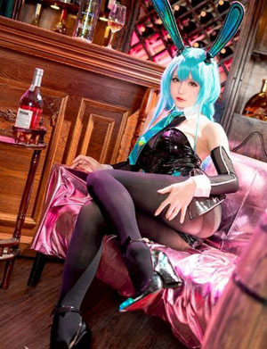 俄罗斯美女与动交zoz0